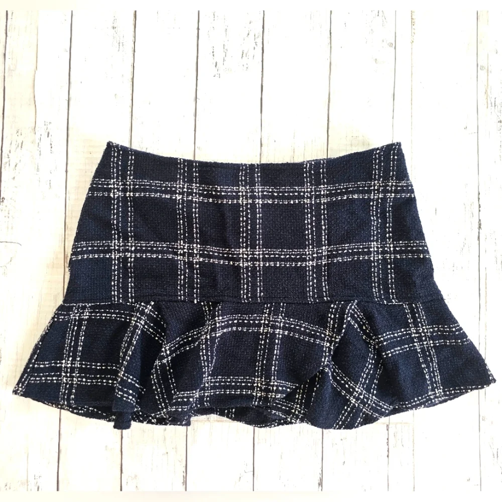 Vintage Xhileration Knit Ruffle Plaid Black & Ivory Cream Mini Skirt Zip up Back - Picture 1 of 5
